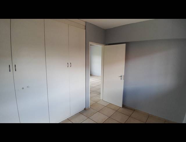 2 BEDROOM APARTMENT FOR SALE IN KEMPTON PARK CENTRAL